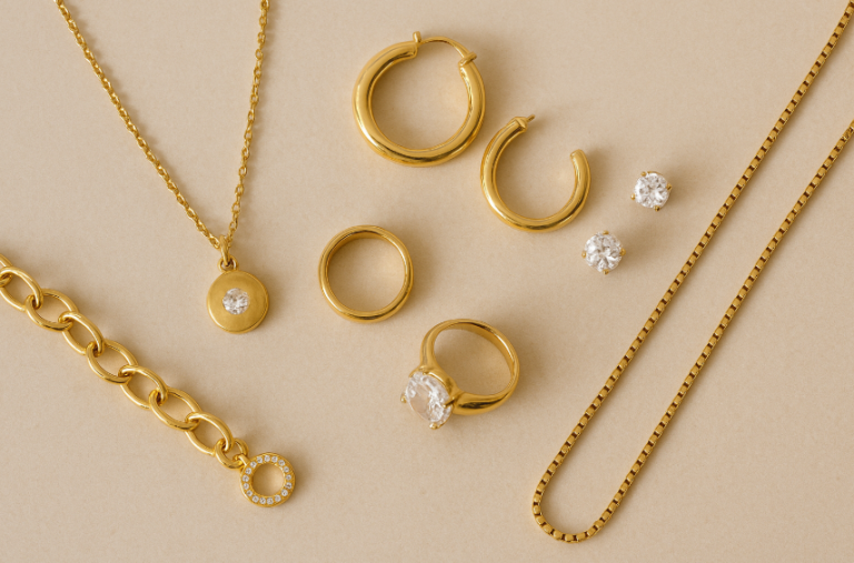 Jewelries that women at various age groups are wearing popularly. 6 Jewelries that women at various age groups are wearing popularly.